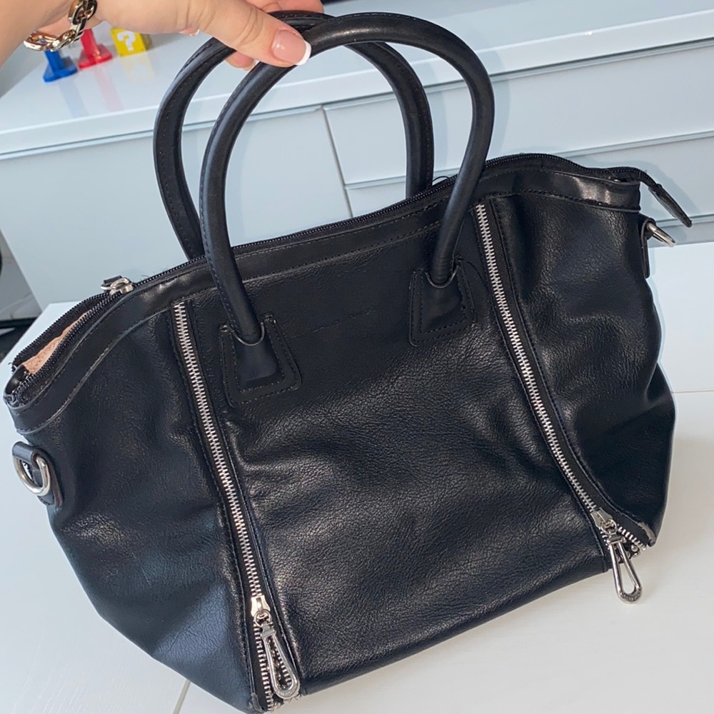 David Jones Black Leather Zipper Purse